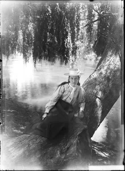 Gertie Joseph, 1900