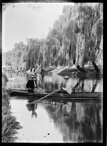 Man and woman in a rowboat on the Avon River, 1900