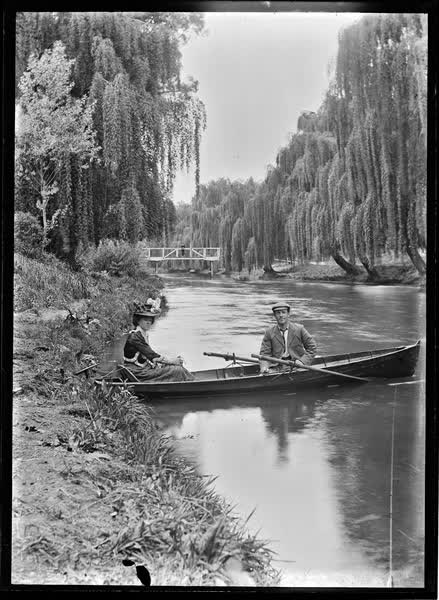 Man and woman in a rowboat on the Avon River, 1900