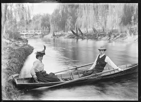 Man and woman in a rowboat on the Avon River, 1900