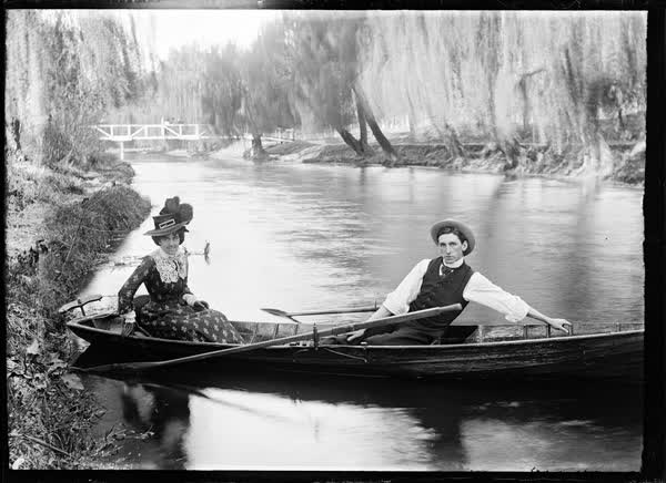 Man and woman in a rowboat on the Avon River, 1900
