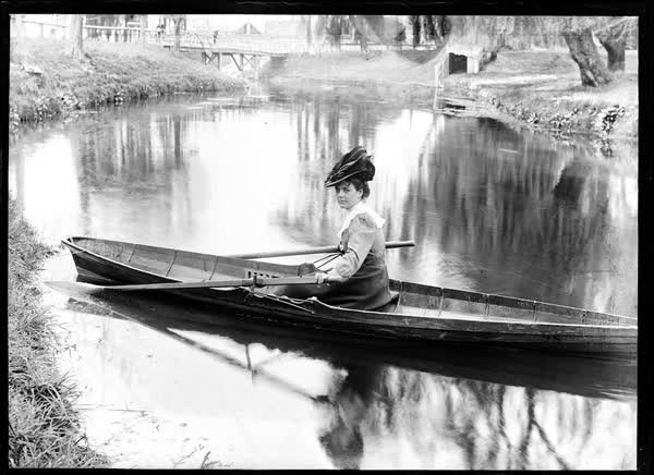 Woman in a rowboat on the Avon River, 1900