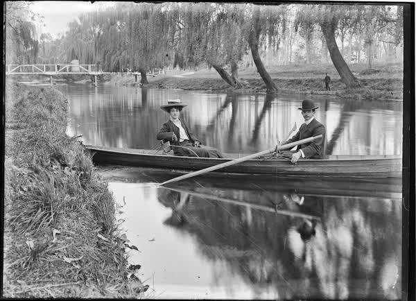 Man and woman in a rowboat on the Avon River, 1900