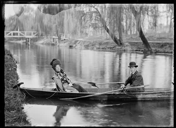 Man and woman in a rowboat on the Avon River, 1900