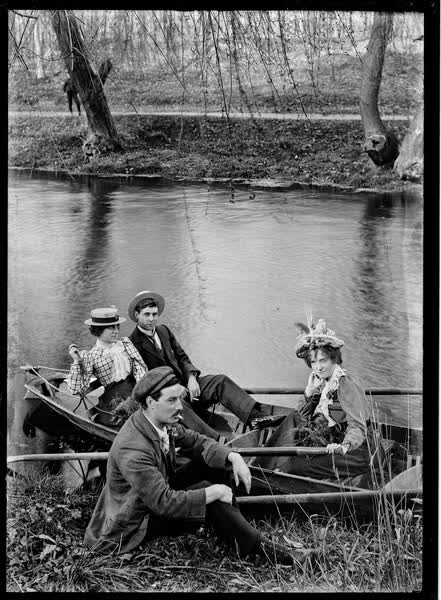 Man and two women in a rowboat on the Avon River, 1900