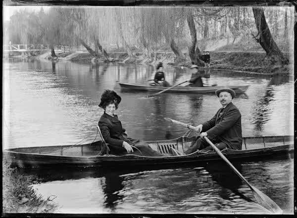Man and woman in a rowboat on the Avon River, 1900