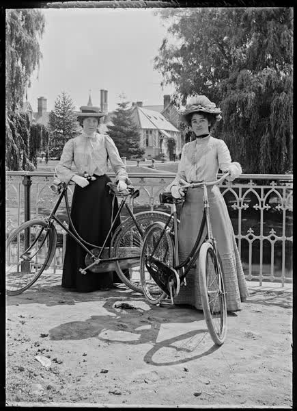 Miss Ridway and Miss White, February 1903, 1903