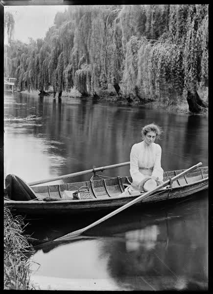 Woman in a rowboat on the Avon River, 1900