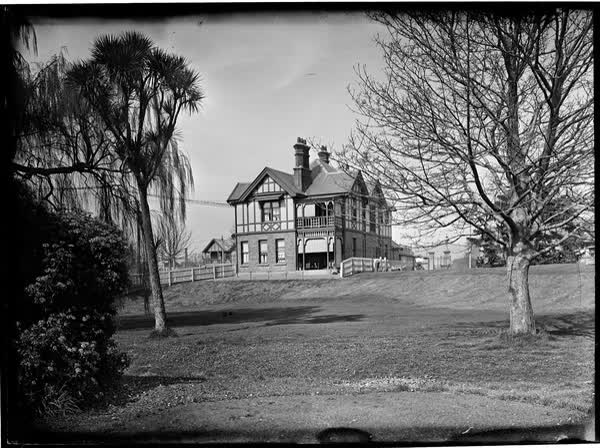 Christchurch Hospital building, 1900