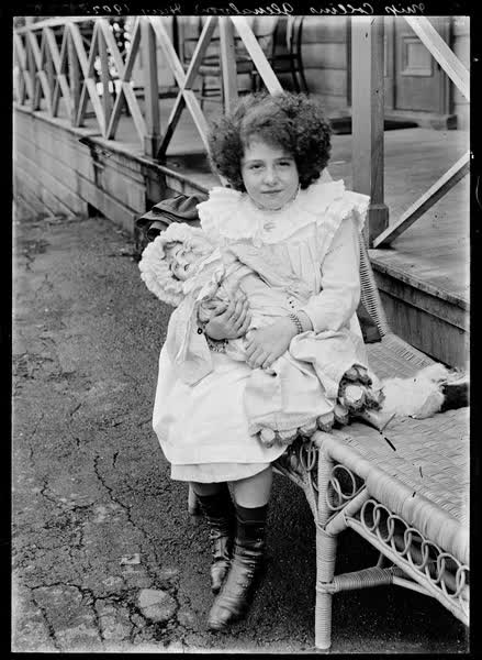 Miss Collins, Glenalvon, May 1902, 1902