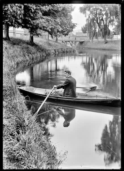 Man in a rowboat on the Avon River, 1900