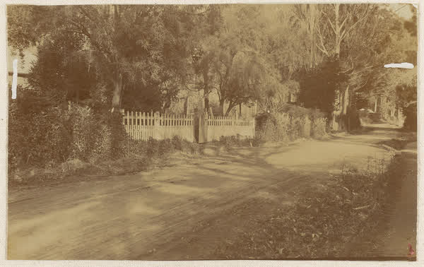 Gimblett's gate on Bridle Path Road, Heathcote, 1900