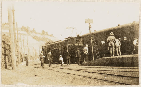Bill and Ruth at train derailment near Heathcote tunnel, 1929