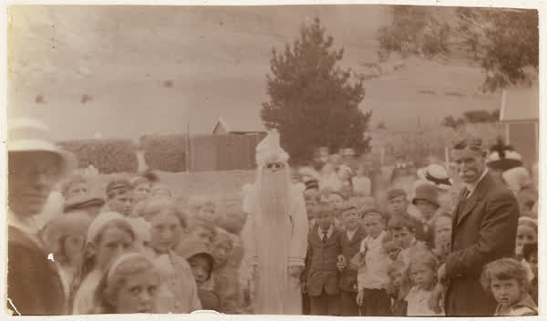 Father Christmas visiting Heathcote Valley School children, 1910