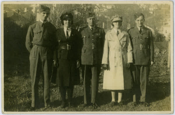 Family portrait in Christchurch, 1942