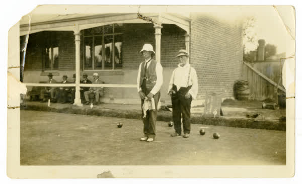 Thomas Marker playing at Edgeware Bowling Club, 1905