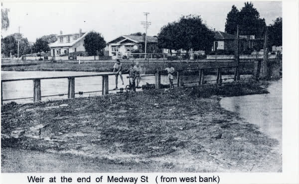Weir on Medway Street, 1940