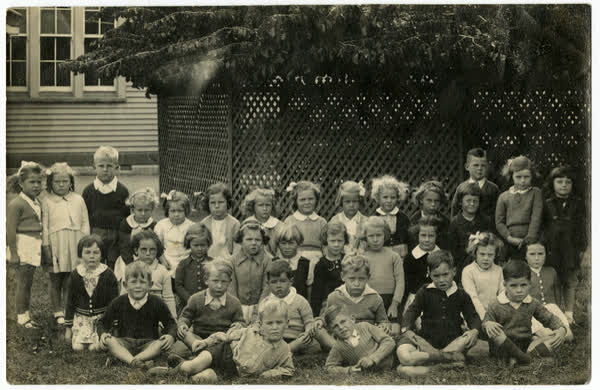Wharenui School class photograph, 1945