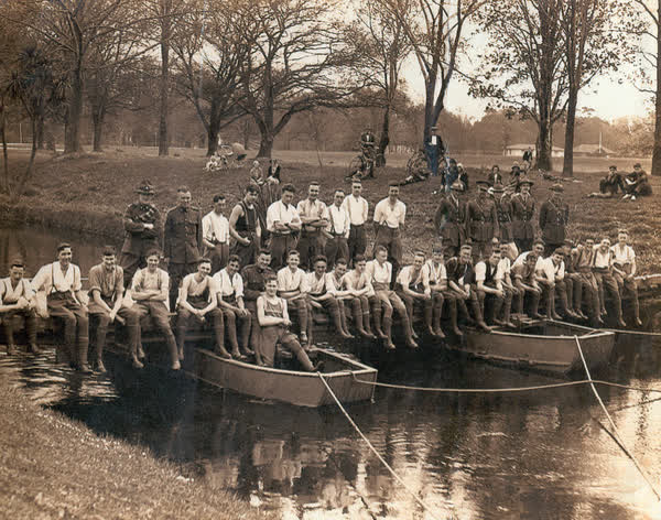 Avon pontoon bridge, 1937
