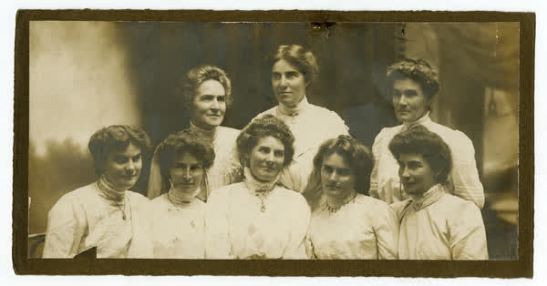 Mulcock sisters at Peveral Place in Flaxton, 1880