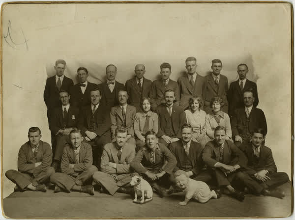 Robert Francis Ltd staff, 1930