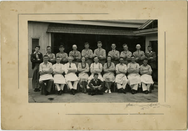 Sunland Bakery staff, 1930