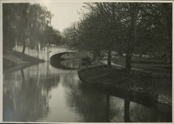 Bridge of Remembrance, 1940