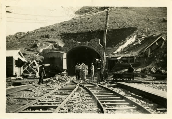Homer Tunnel construction, 1930