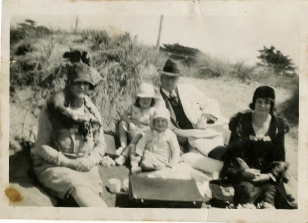 Picnic at New Brighton beach, 1920