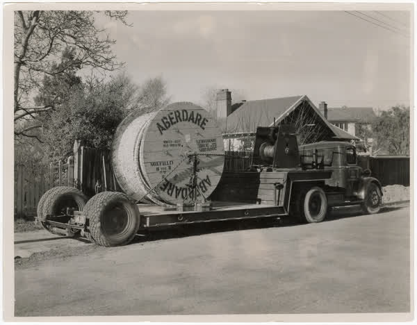 Tasker trailer with cable drum, 1950