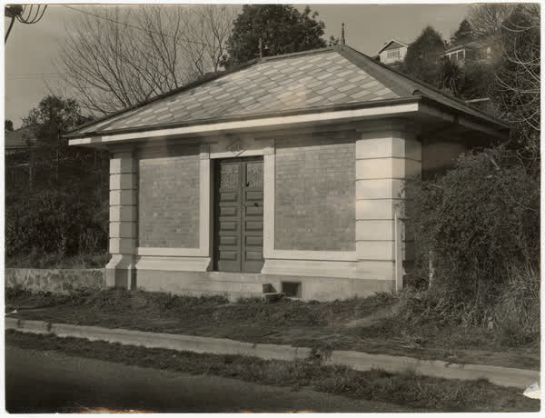 Vernon Terrace substation, 1944