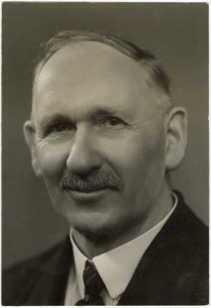E. Parlane, 1938