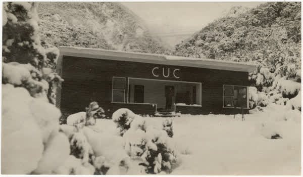 Steeds Memorial Hut, 1943