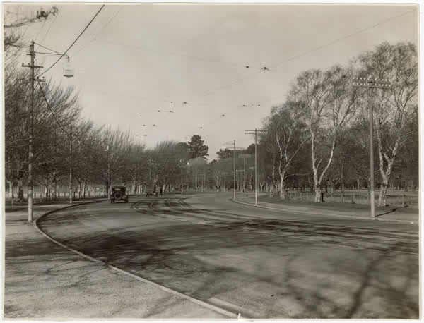 Gaseous discharge lamps on Riccarton Avenue, 1934
