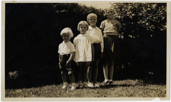 Ray, Connie, Ken, and Pat Macefield in Riccarton, 1935