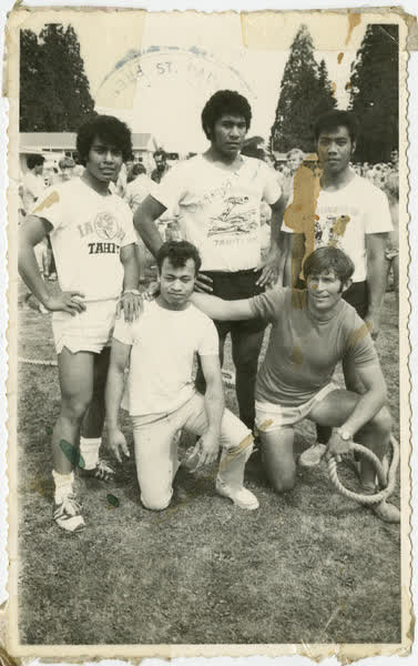 Siaki Taula at a Lane, Walker; Rudkin picnic, 1960s, 1960