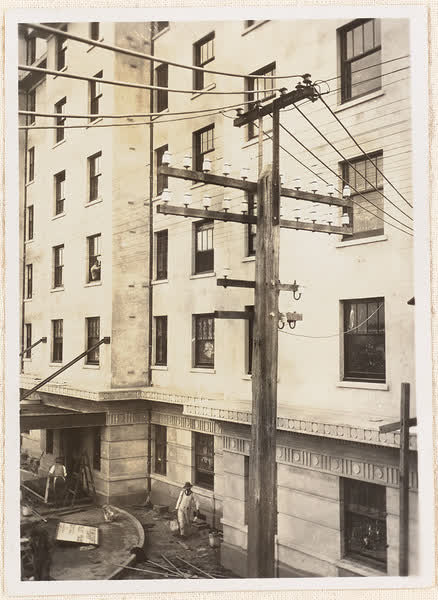 Workers at St Elmo Courts, 1930