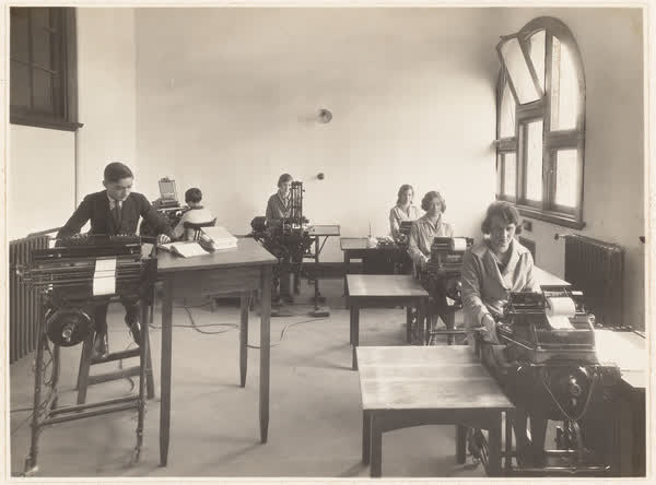 Municipal Electricity Department clerical staff, 1920