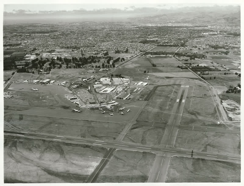 Transport - Air - Aerodromes, 1976