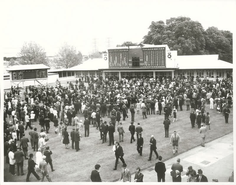 Sports - Horse Racing - Christchurch, 1972
