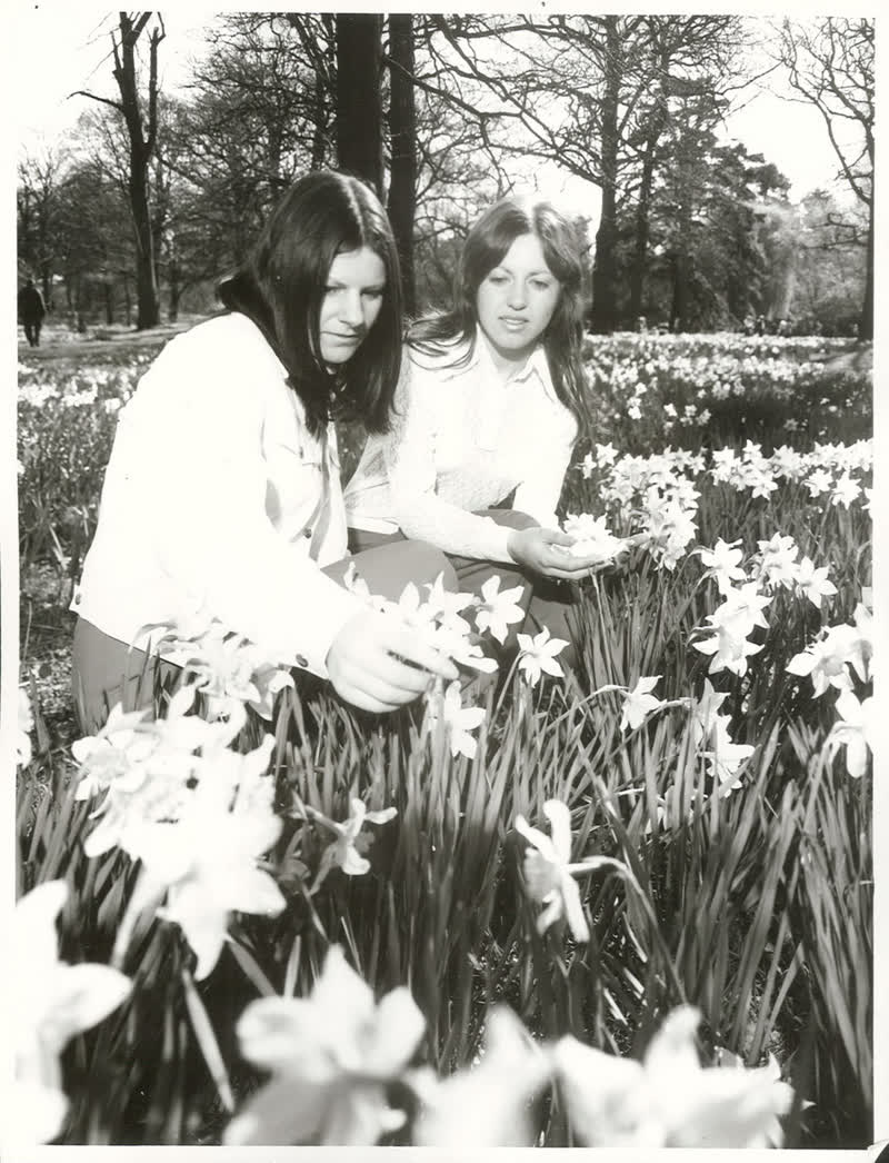 Government Service - Tourist and Publicity Department - N.P.S. [National Publicity Studios] - Models, 1972