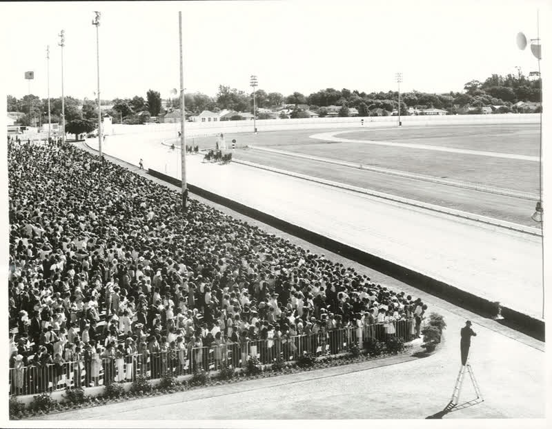Sports - Horse Racing - Christchurch, 1972