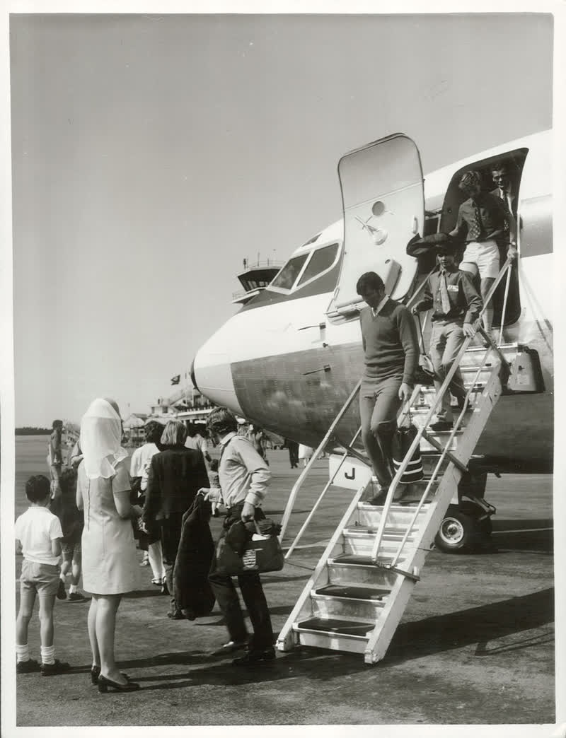 Transport - Air - Passenger, 1972