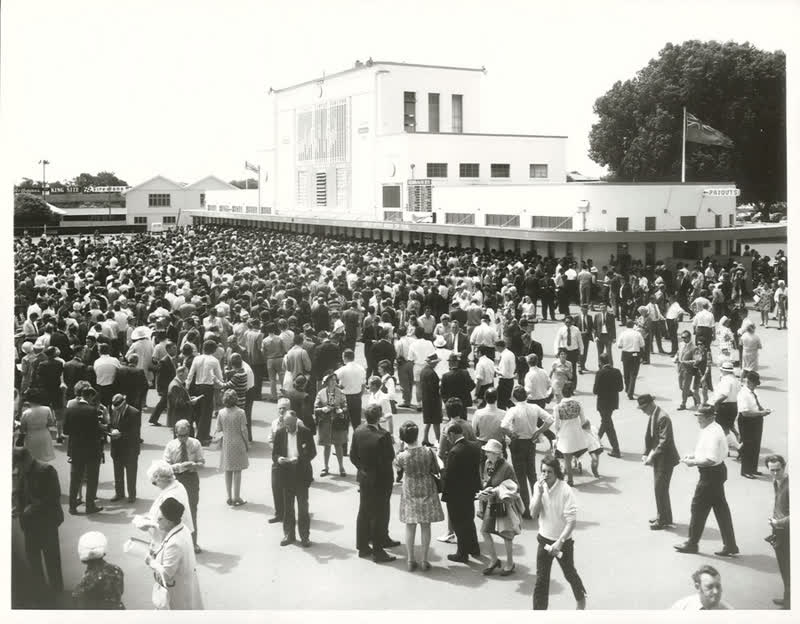 Sports - Horse Racing - Christchurch, 1972