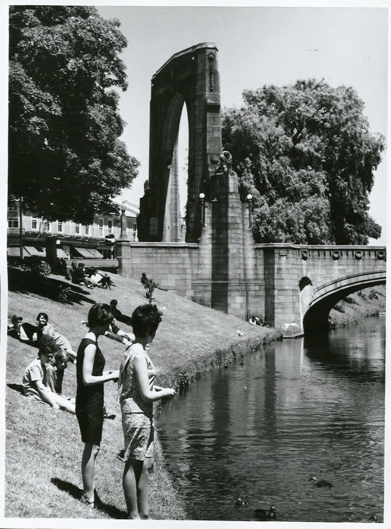 Canterbury - Christchurch City - Avon River, 1968