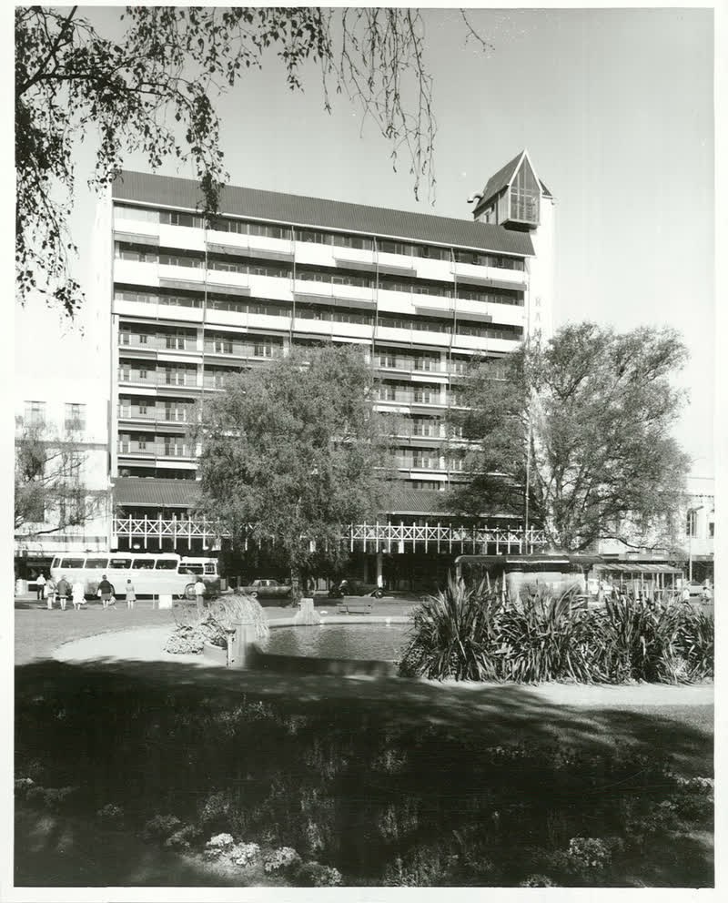 Hotels - South Island, 1976