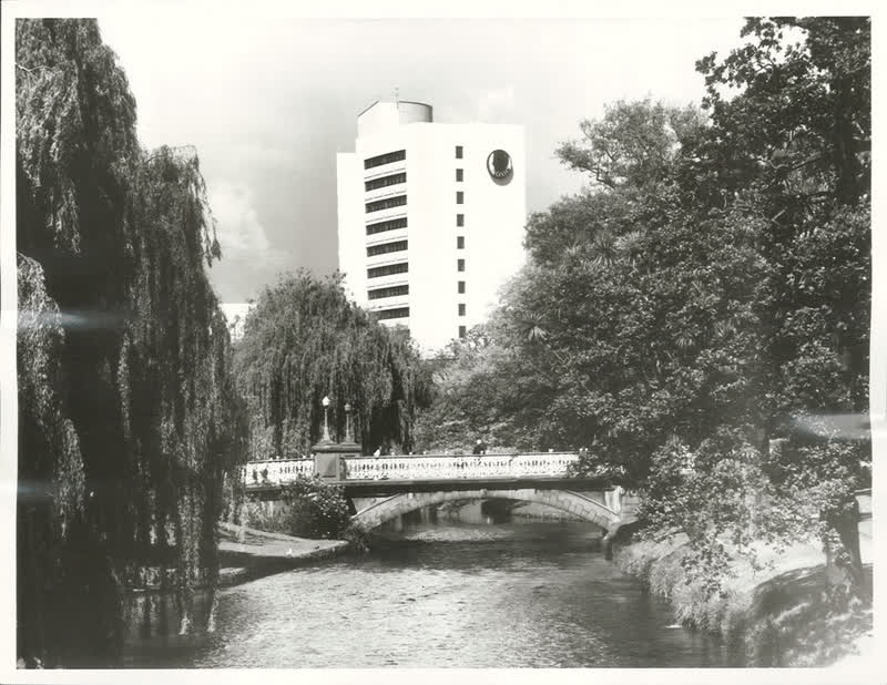 Hotels - (South Island), 1975