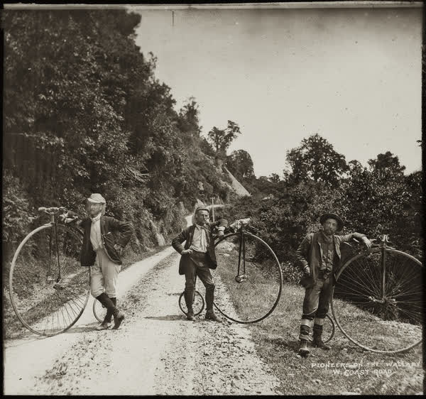 Pioneer Bicycle Club members on the Wallaby, West Coast Road, 1885