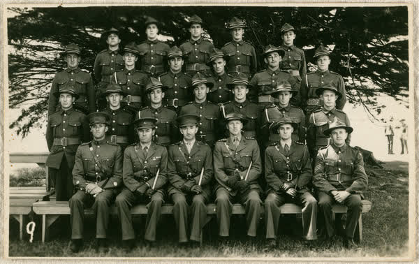 Group of men in military uniform, 1915