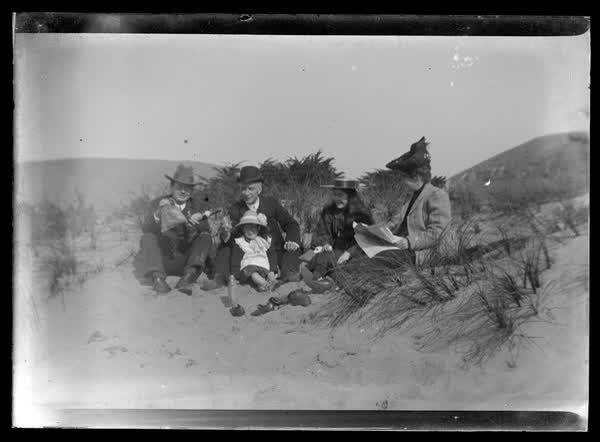A day at the beach, 1900